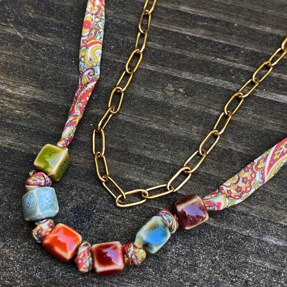 NEW Ceramic Bead & Paisley Printed Cloth Layering Necklace Set - Picture 4 of 9